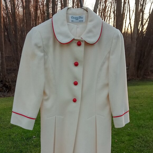Outstanding little Peacoat from Christian Dior. Size 6 - Picture 1 of 15